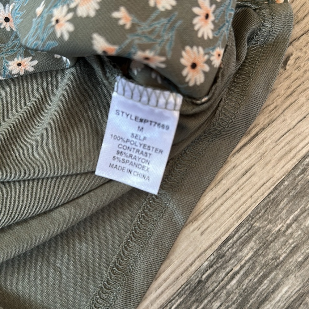 Papermoon NWT‎ Women's Floral blouse Green size small - Picture 6 of 9